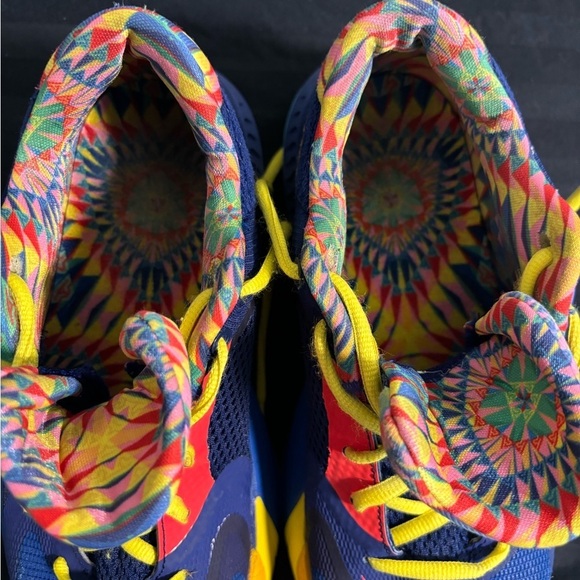 Nike Freak Kaleidoscope Low - Size 6Y - Picture 6 of 8